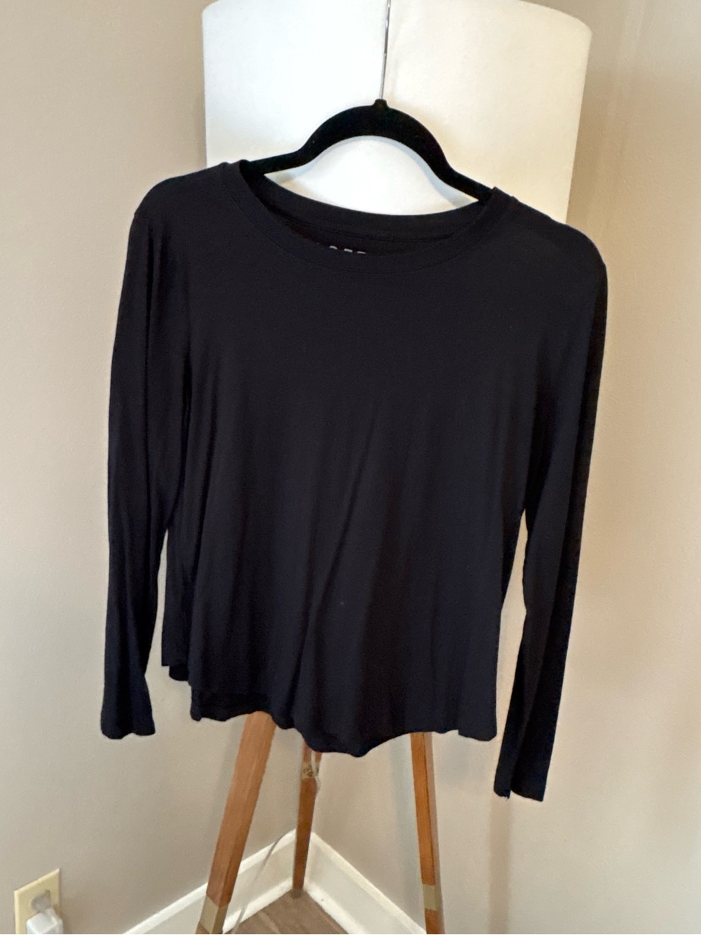 LOFT Black Long-Sleeve Crewneck Tee